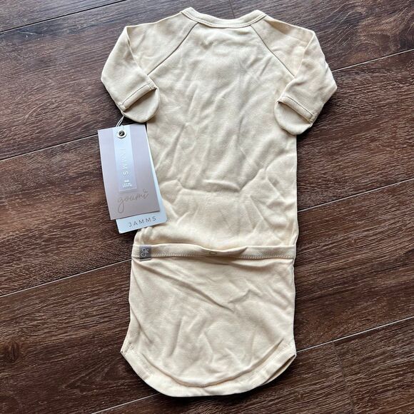 NWT Goumi Kids Soybean Baby Gown SZ NB Newborn Snap Bamboo Sleeper Neutral - Picture 3 of 3